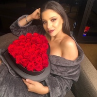 Red Rose Blooms - Black Box